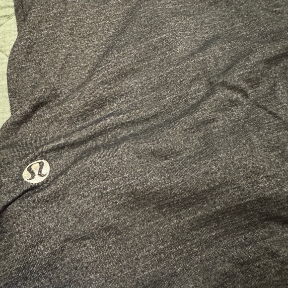 Lululemon Tank Size 6 - Picture 2 of 2
